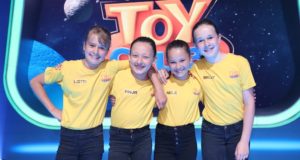 Die vier Mädchen aus Seevetal nennen sich die "Fanta 4" und sind wild entschlossen, den Sieg zu holen. Foto: SUPER RTL