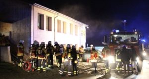 In Emmelndorf waren die Feuerwehr Seevetal und der Rettungsdienst im Großeinsatz bei einem Wohnungsbrand, acht Betroffene mussten versorgt werden. Foto: Pressestelle Feuerwehr Seevetal