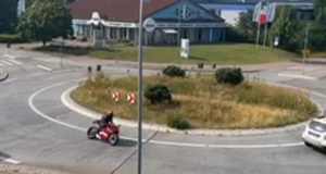 Der Motorradfahrer raste quer durch Seevetal - die Polizei dicht hinter ihm. Foto: privat