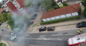 Der VW Golf brannte auf Höhe der Bushaltestelle "Rönneburger Straße" in Meckelfeld. Foto: Privat