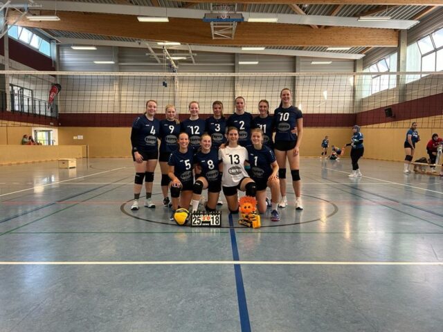 Das Volleyball-Frauenteam des TuS Fleestedt am ersten Spieltag der Bezirksklasse. Foto: B. Stapelfeldt