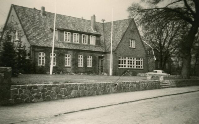 Die alte Maschener Dorfschule im Jahr 1960 Foto: Gemeindearchiv Seevetal.