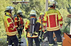 Die Feuerwehrleute aus Hittfeld am Einsatzort. Foto: Dirk Jäger, Feuerwehr Hittfeld