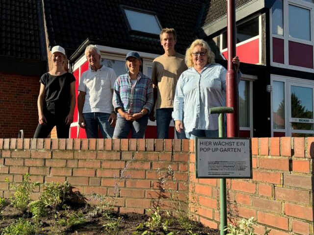 Freuen sich über den Projekterfolg. V.l.n.r.: Martha Starke, Matthias Clausen, Christina von Heydebreck, Michael Mammes und Angelika Tumuschat Bruhn. Foto: Hamann