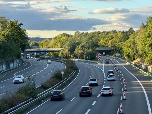 Die Autobahnbrücke der Horster Landstraßer über die A 1. Foto: Tapken