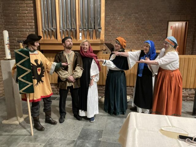 Theaterstück „Junker Jörgs großer Wurf“ der Laienspielgruppe der Kirchengemeinde. Foto: ein