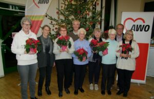 Erlebten gemeinsam eine unvergessliche Weihnachtsfeier in Meckelfeld. Von links nach rechts: Annedore Schulz, Annegret Lorenz (stellv. Vorsitzende), Annegret Bosse, Siegfried Allerding, Traute Schlüschen, Susanne Hoyer, Doris Bode, Rainer Schönau, Gerda Kalensee. Foto: Schönau